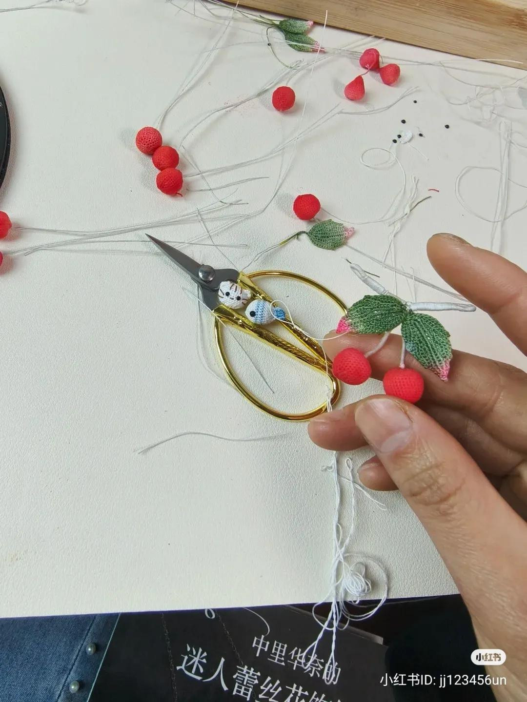 Crochet Cherry and Leaves Flat Chart Pattern