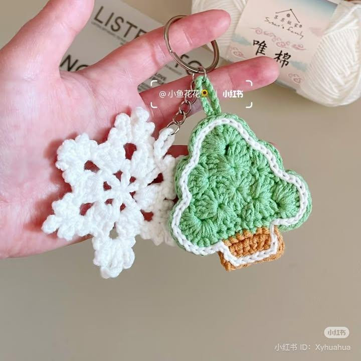 Crochet Christmas Snowman and Tree Keychains Pattern Chart