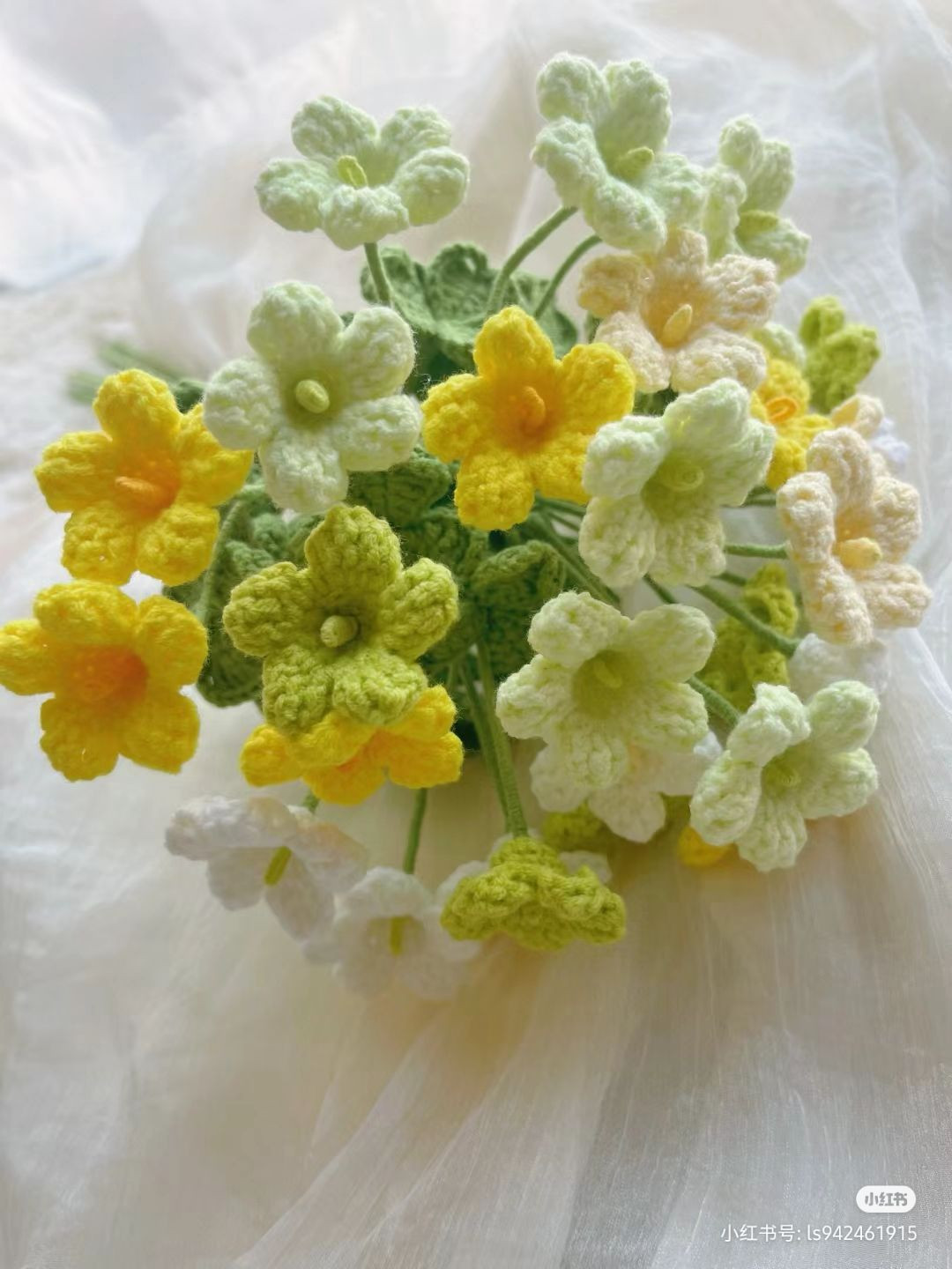 Crochet Clover Flower Pattern: Yellow, White and Green Amigurumi Tutorial Chart