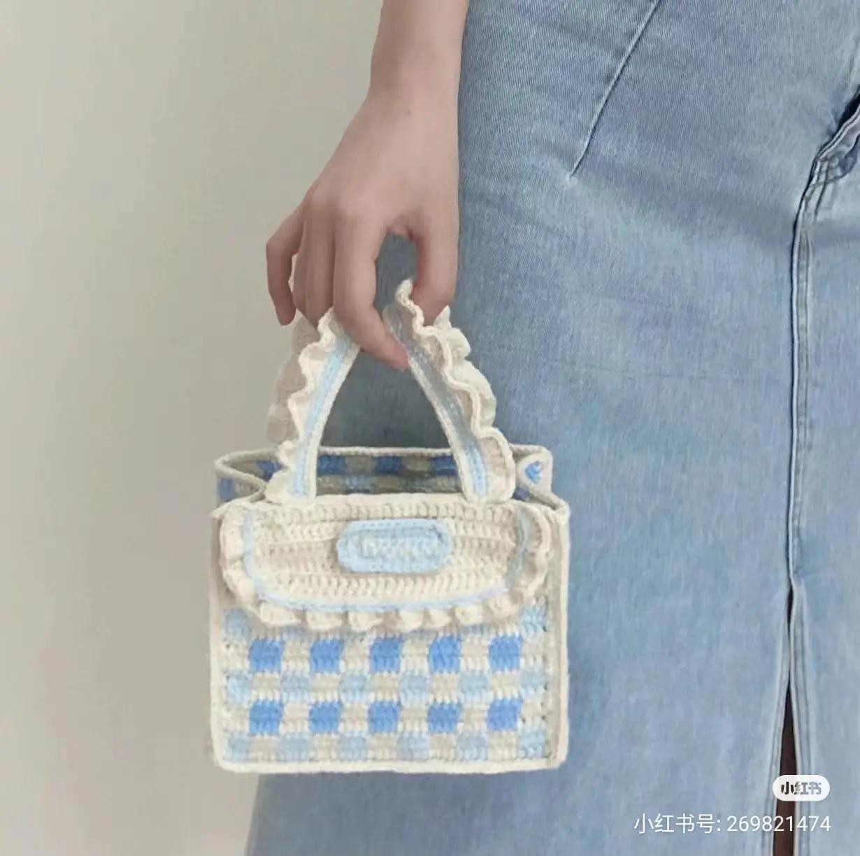 Crochet Cream Checkered Handbag Pattern with Ruffle Handles and Flap