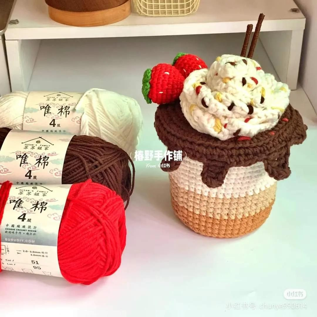 Crochet Cupcake Cake Tutorial Pattern with Strawberry and Cream Details