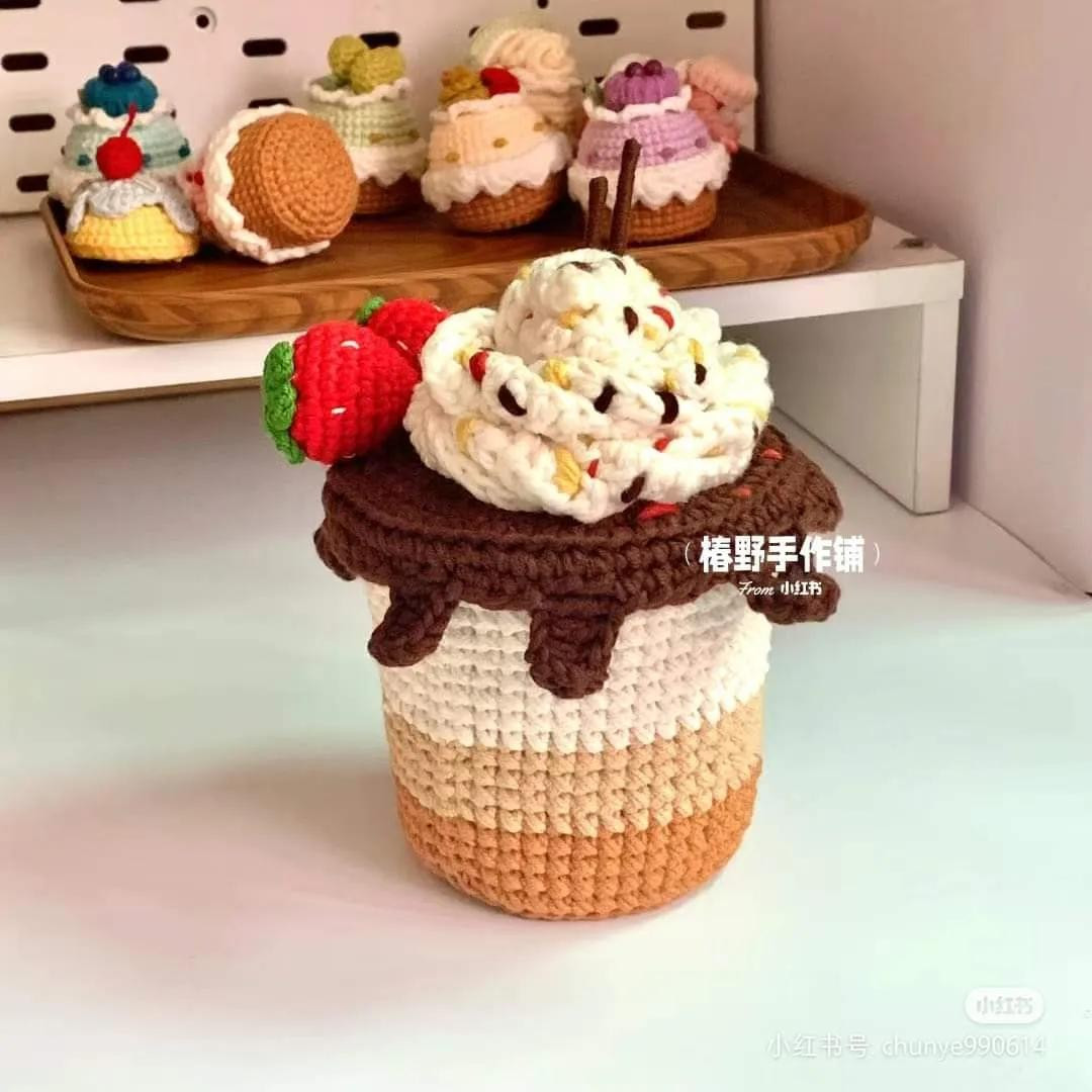 Crochet Cupcake Cake Tutorial Pattern with Strawberry and Cream Details