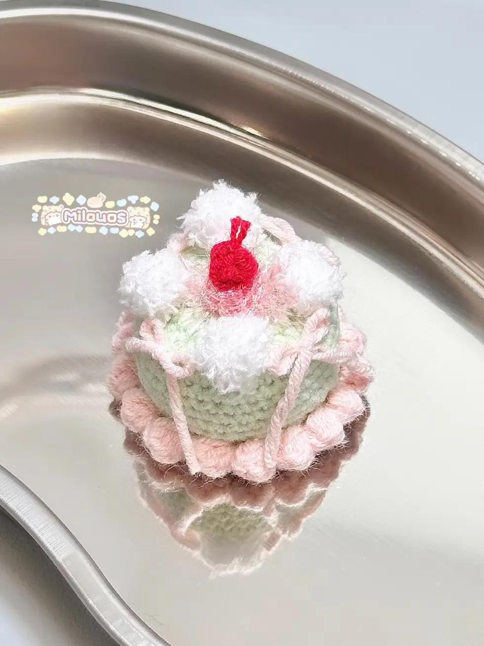 Crochet Cupcake Pattern: Detailed Chart for Paper Cup, Cake, Cream, and Strawberry Toppings