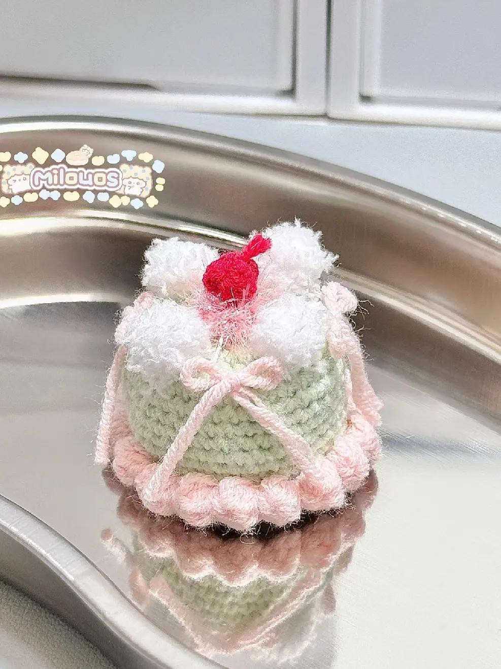 Crochet Cupcake Pattern: Detailed Chart for Paper Cup, Cake, Cream, and Strawberry Toppings