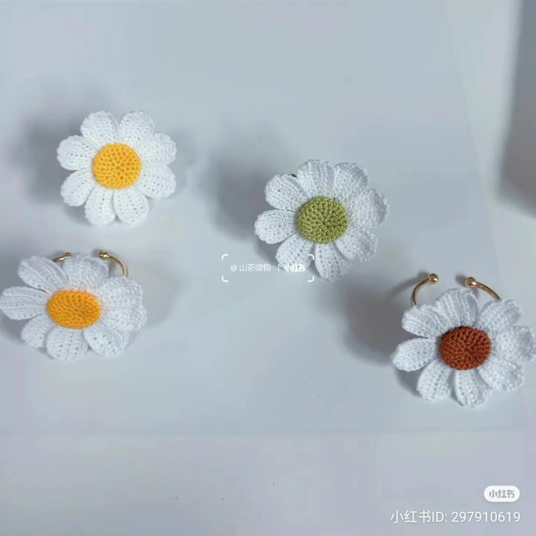 Crochet Daisy Flower Pattern Tutorial with Detailed Stitch Chart