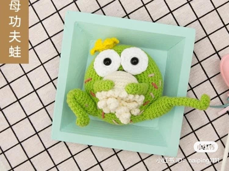 Crochet Donut Frog Doll Pattern Tutorial
