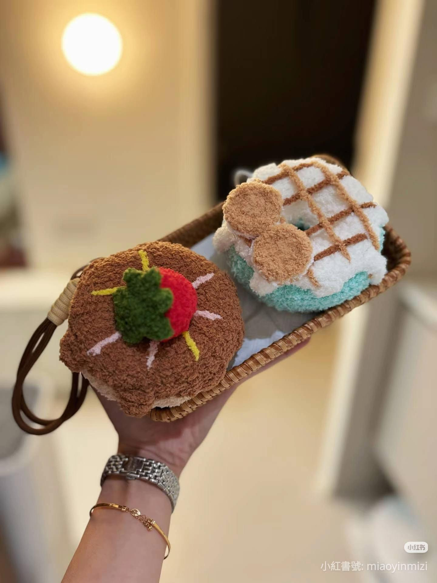 Crochet Donut Keychain Pattern Tutorial