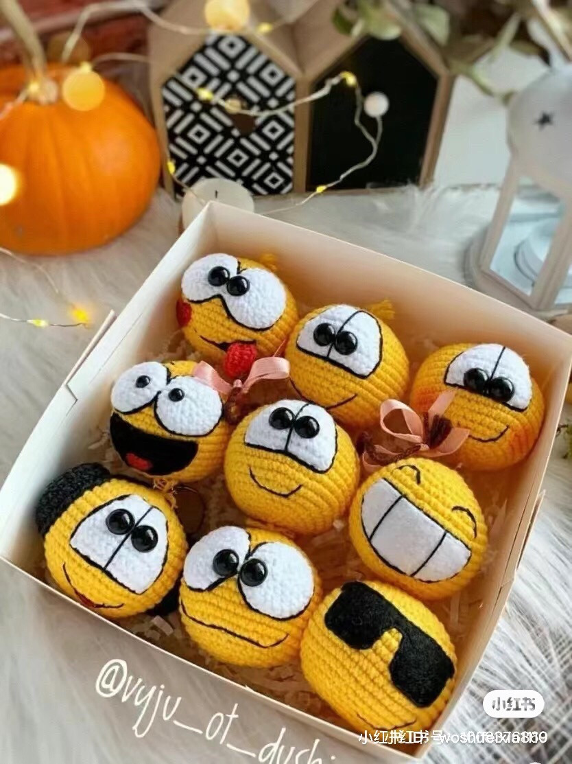 Crochet Emoji Amigurumi Pattern with Detailed Instructions