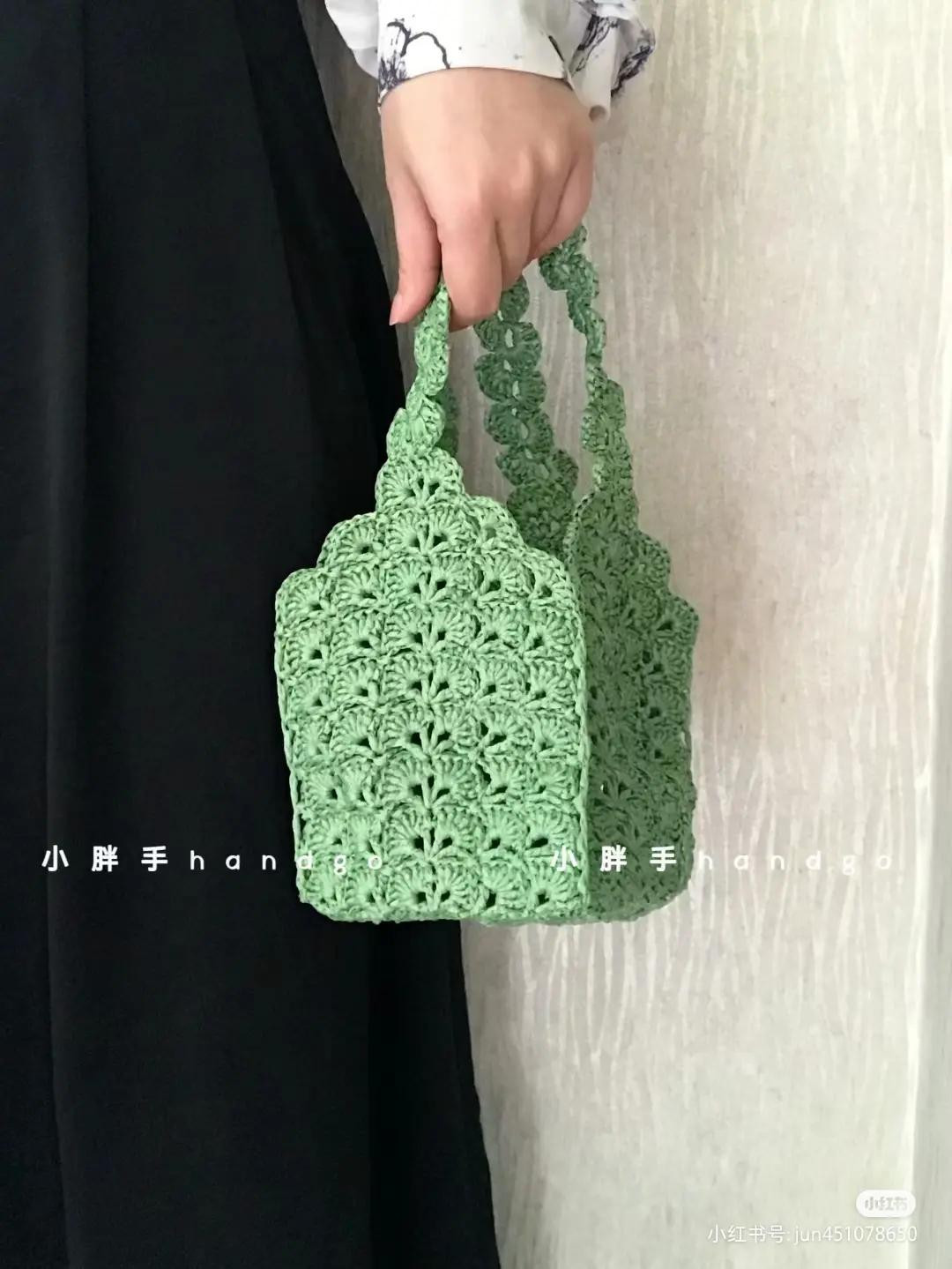 Crochet Fan Stitch Bag Pattern Chart: One Yarn Skein for Five Different Green Handmade Bags