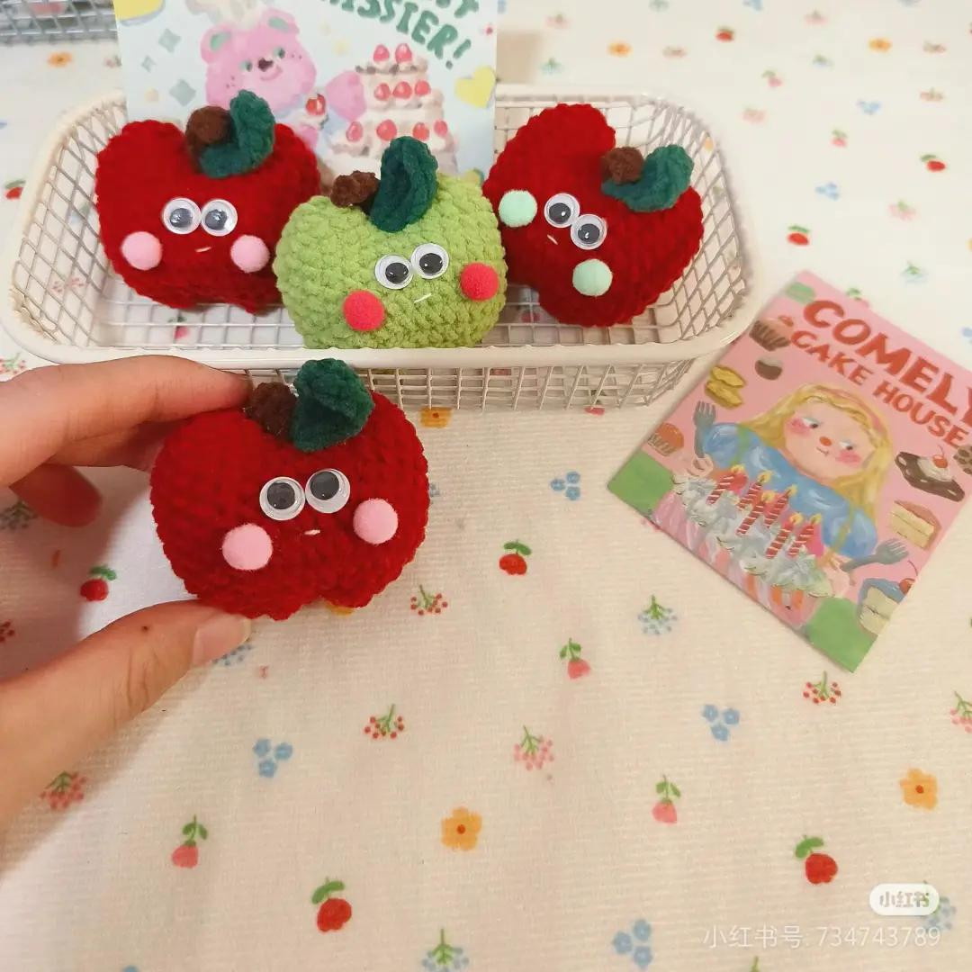 Crochet Flat Chart Tutorial: Cute Little Apple Amigurumi Pattern