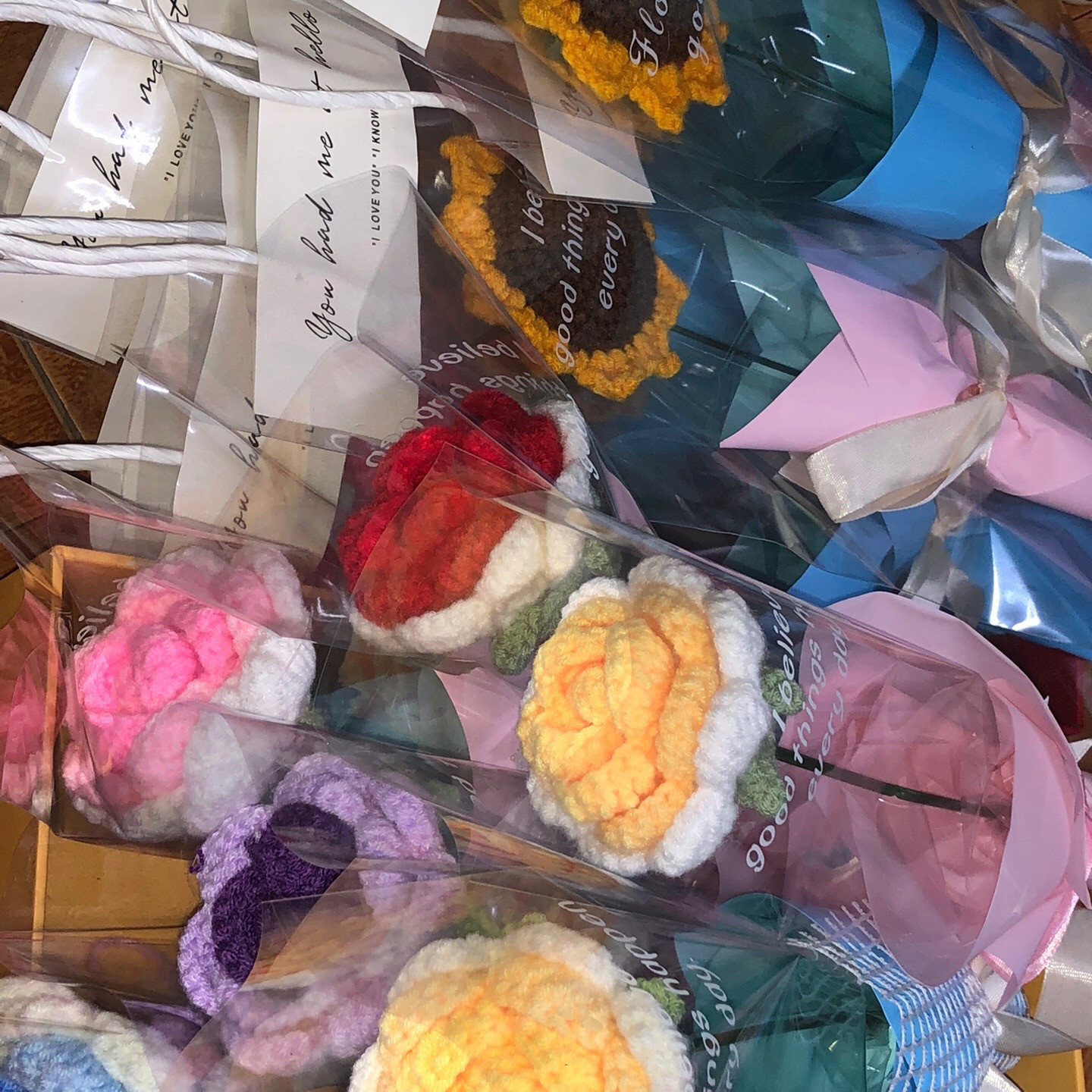 Crochet Flower Bouquet Pattern: Free Chart for Roses and Sunflowers