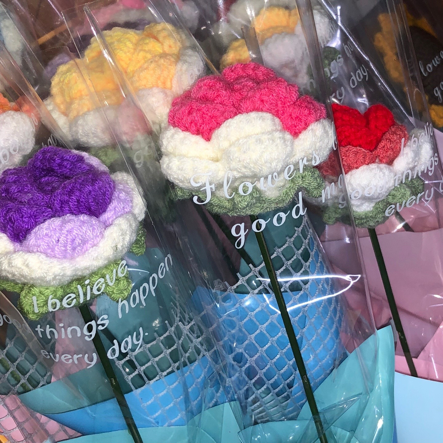 Crochet Flower Bouquet Pattern: Free Chart for Roses and Sunflowers