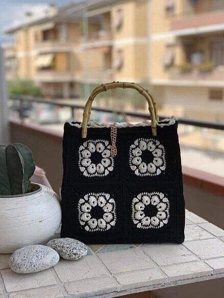 Crochet Flower Motif Chart: Black and White Tote Bag Pattern with Bamboo Handle