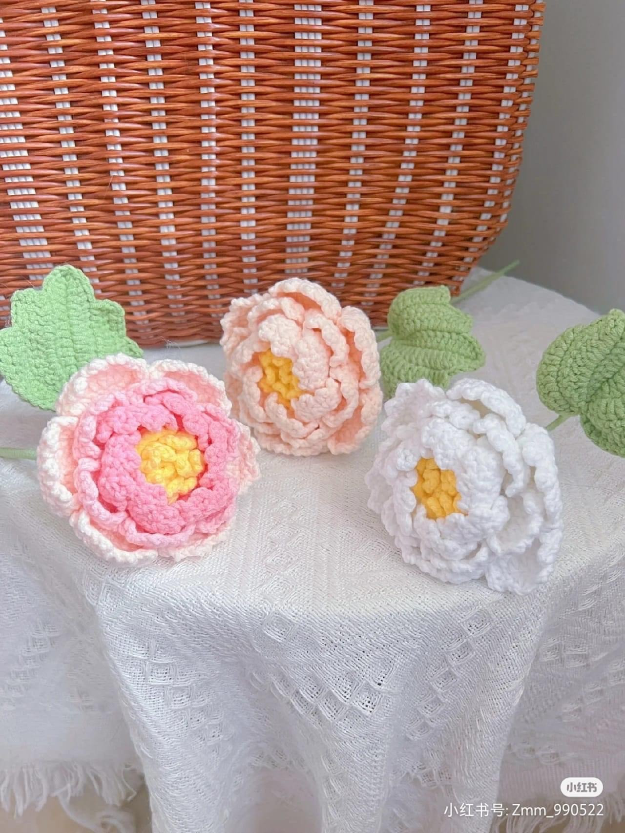 Crochet Flower Patterns: White Gardenia and Orange Lily with Leaves