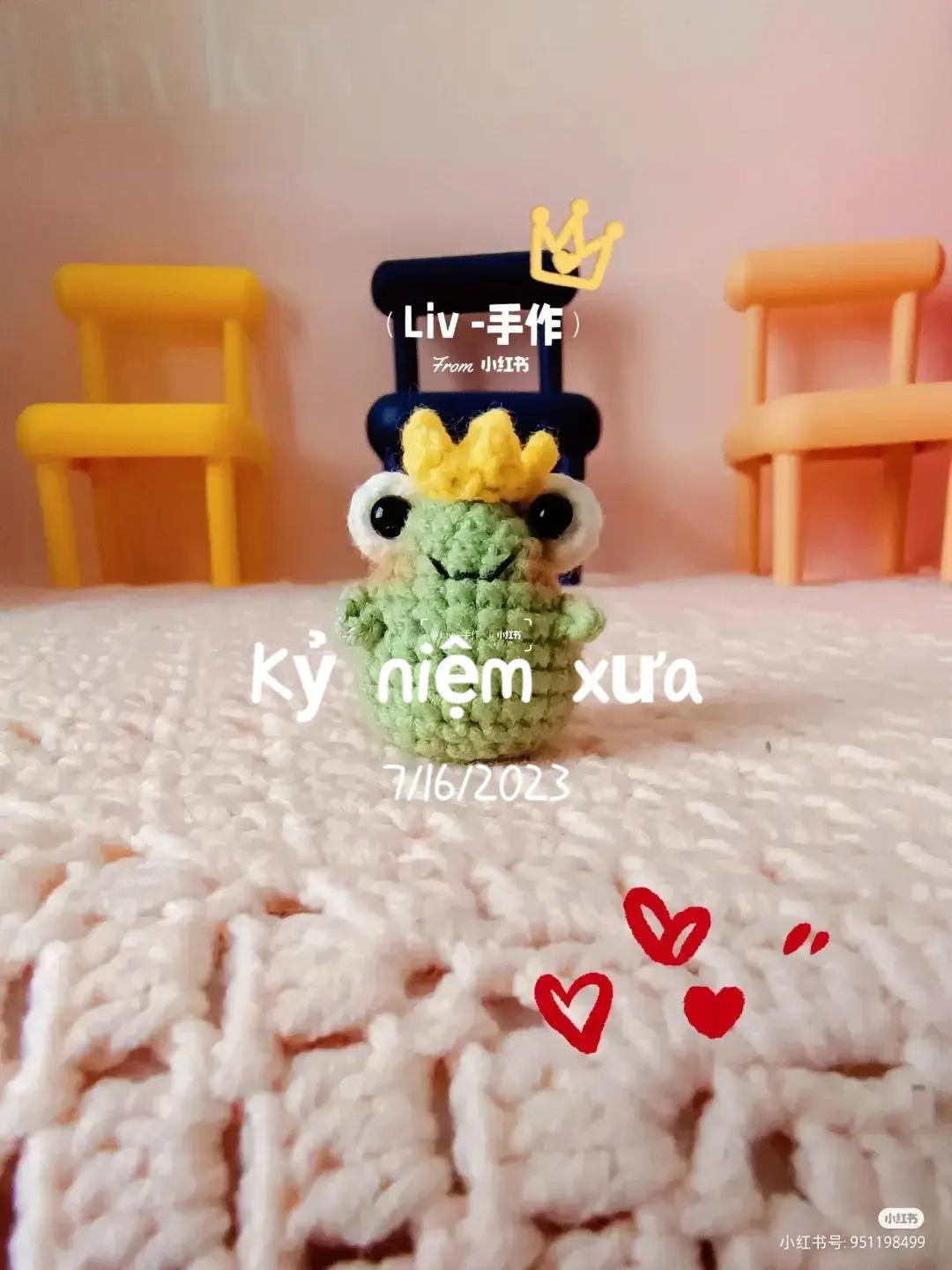Crochet Frog Prince Pattern: Cute Green Amigurumi with Yellow Crown and Phone Case Charm