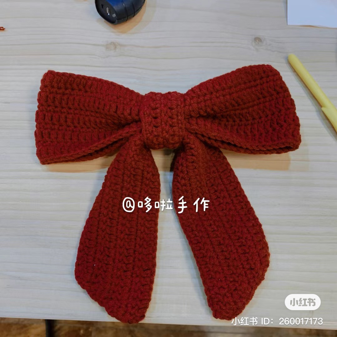 Crochet Giant Bow Hair Clip Pattern with Pearl Edging Tutorial