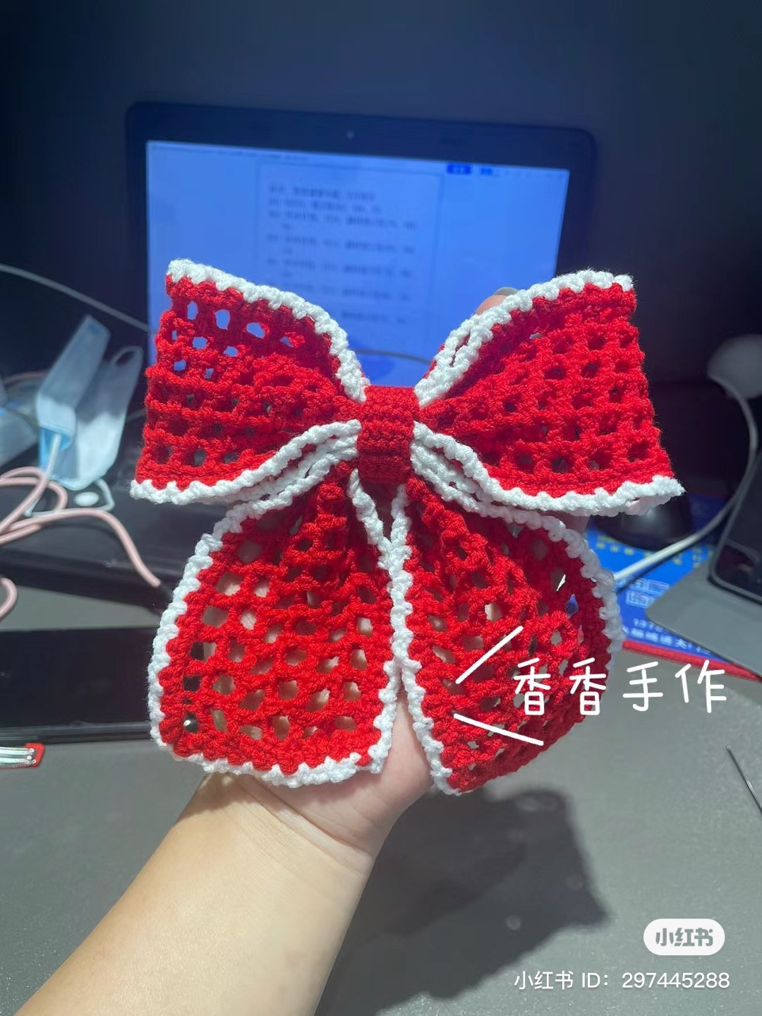 Crochet Giant Bow Hair Clip Pattern with Pearl Edging Tutorial