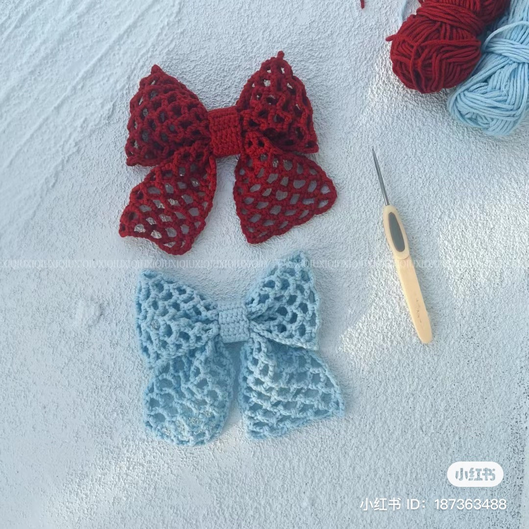 Crochet Giant Bow Hair Clip Pattern with Pearl Edging Tutorial