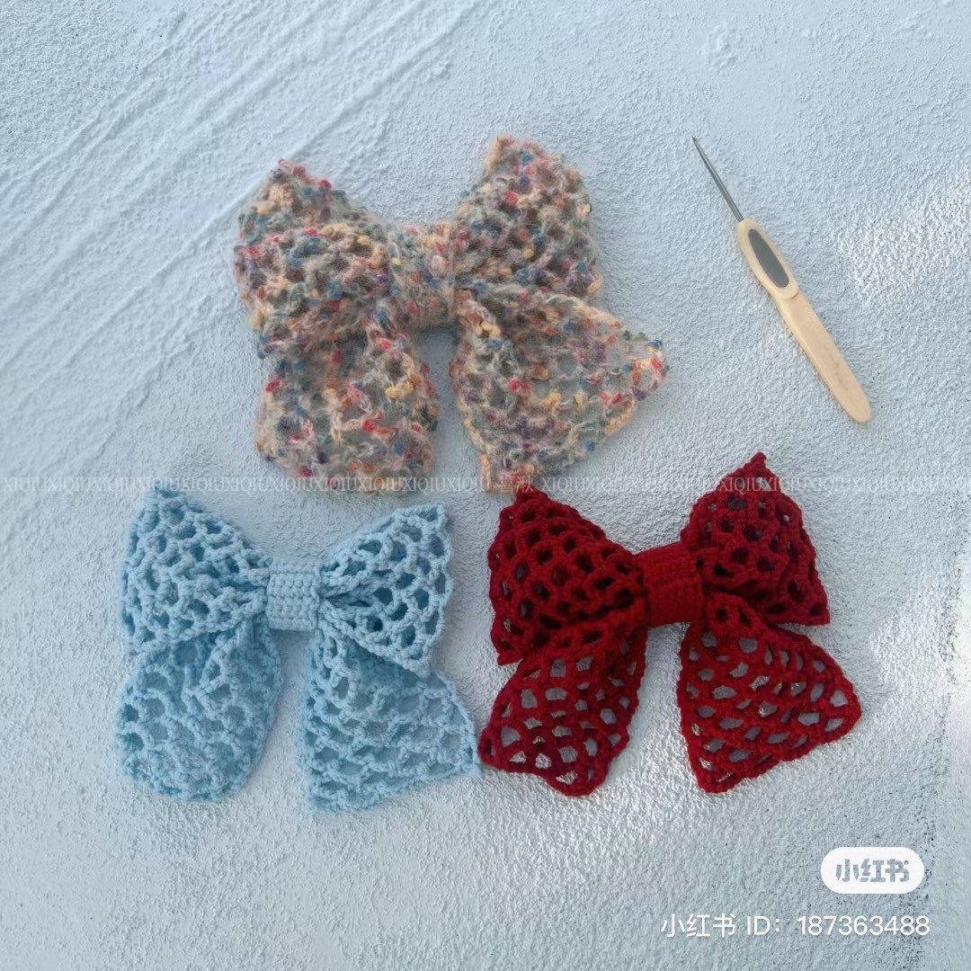Crochet Giant Bow Hair Clip Pattern with Pearl Edging Tutorial