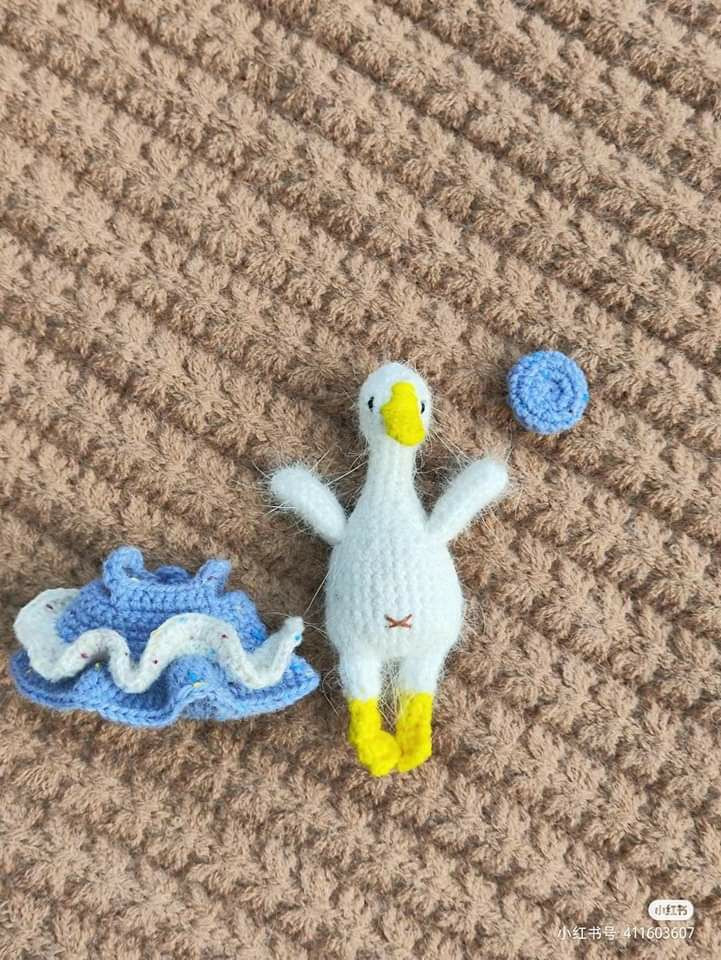 Crochet Goose in Blue Dress Pattern