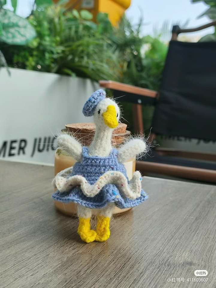 Crochet Goose in Blue Dress Pattern