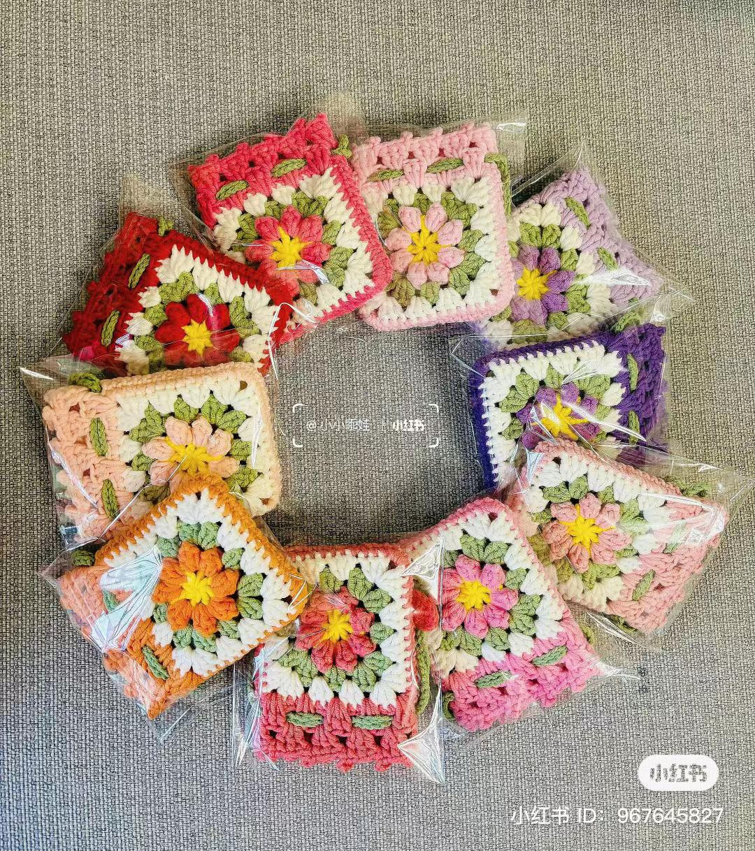 Crochet Granny Square Coin Purse with 3D Flower Pattern and Chart