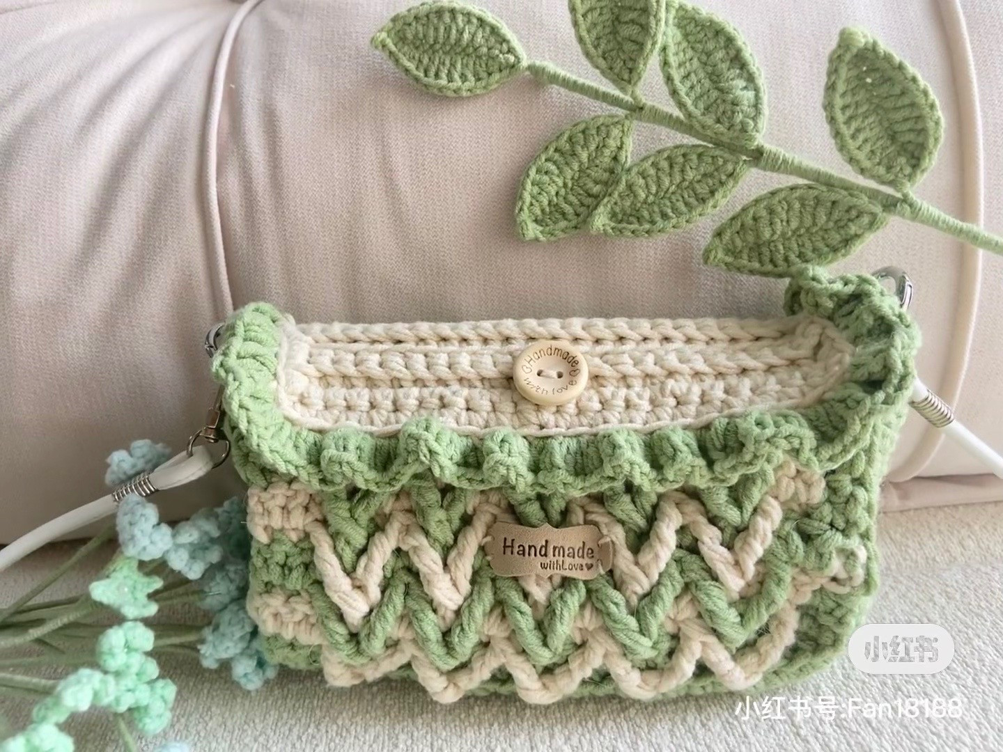 Crochet Green and Cream Chevron Bag Tutorial Pattern