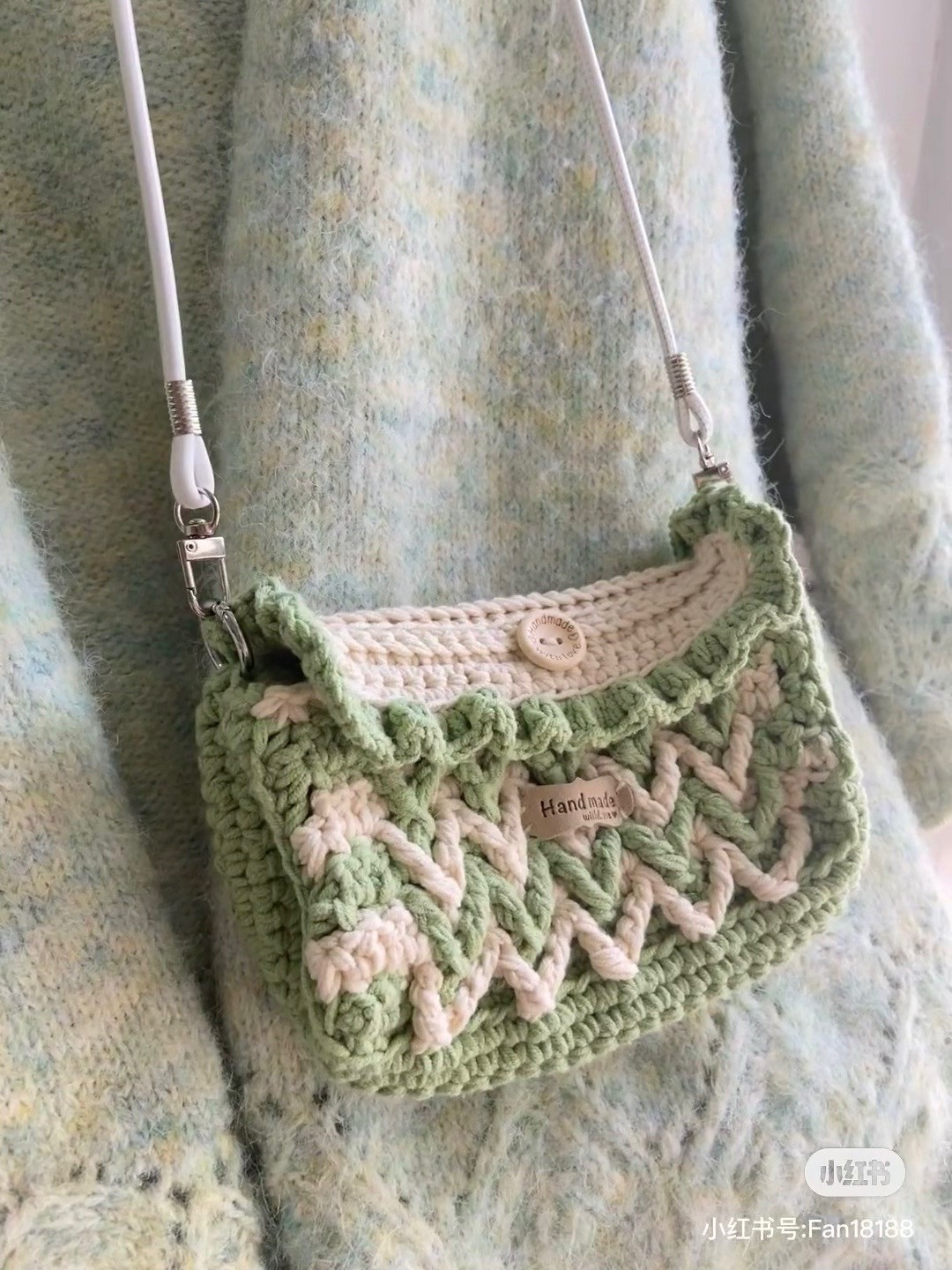 Crochet Green and Cream Chevron Bag Tutorial Pattern