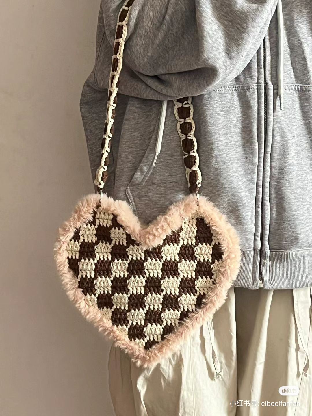 Crochet Heart Bag Pattern with Fur Trim and Checkerboard Design