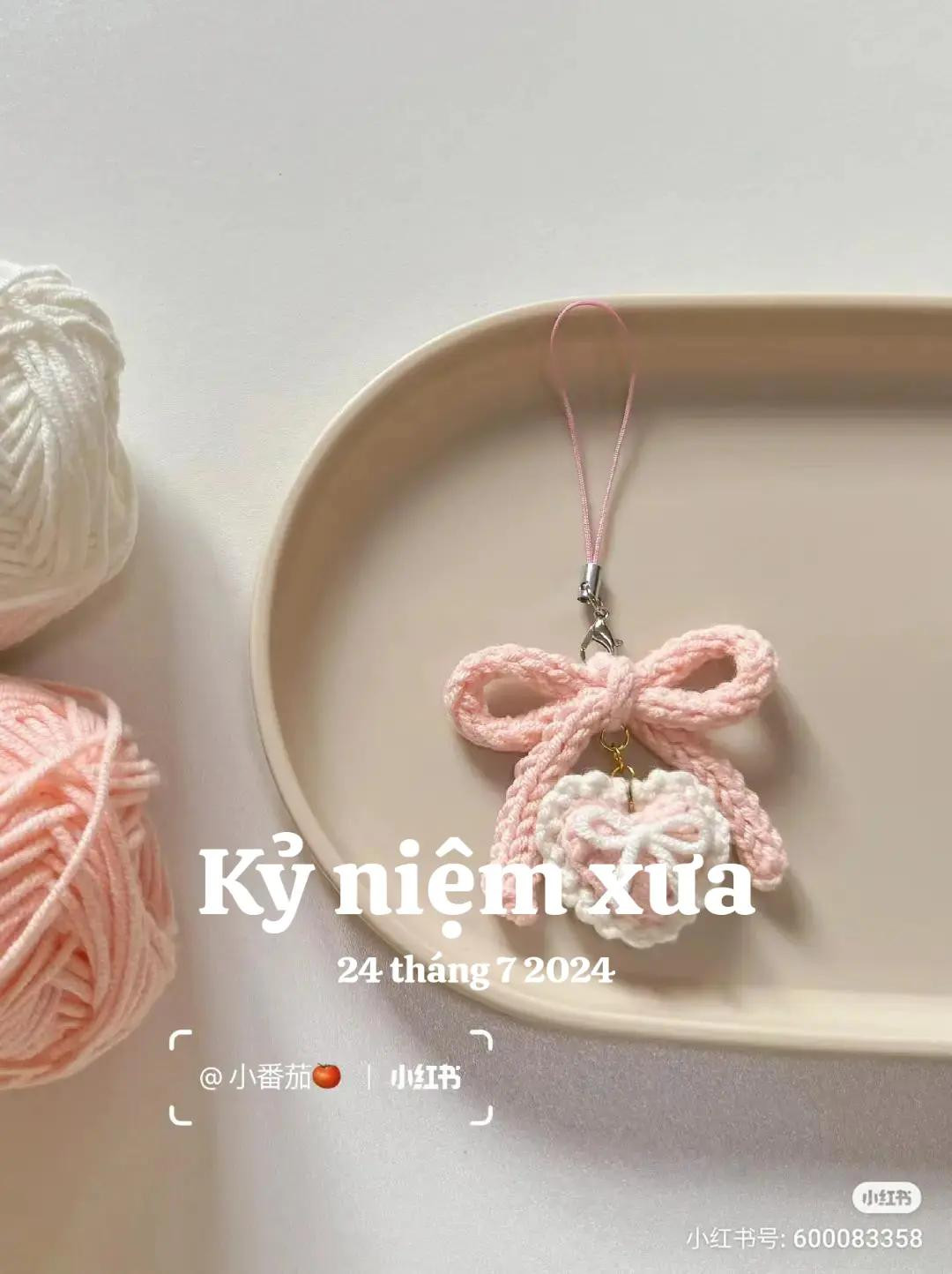 Crochet Heart Bow Phone Charm Pattern Tutorial