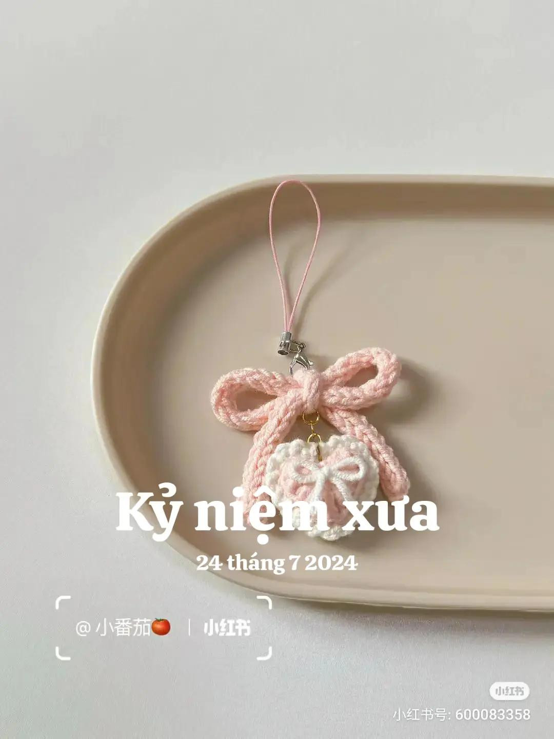 Crochet Heart Bow Phone Charm Pattern Tutorial