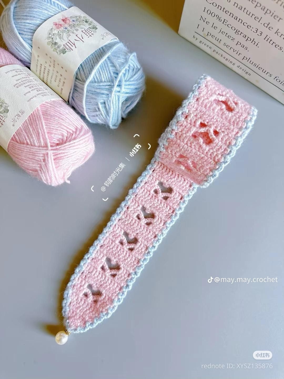 Crochet Hollow Heart Scarf Pattern and Tutorial