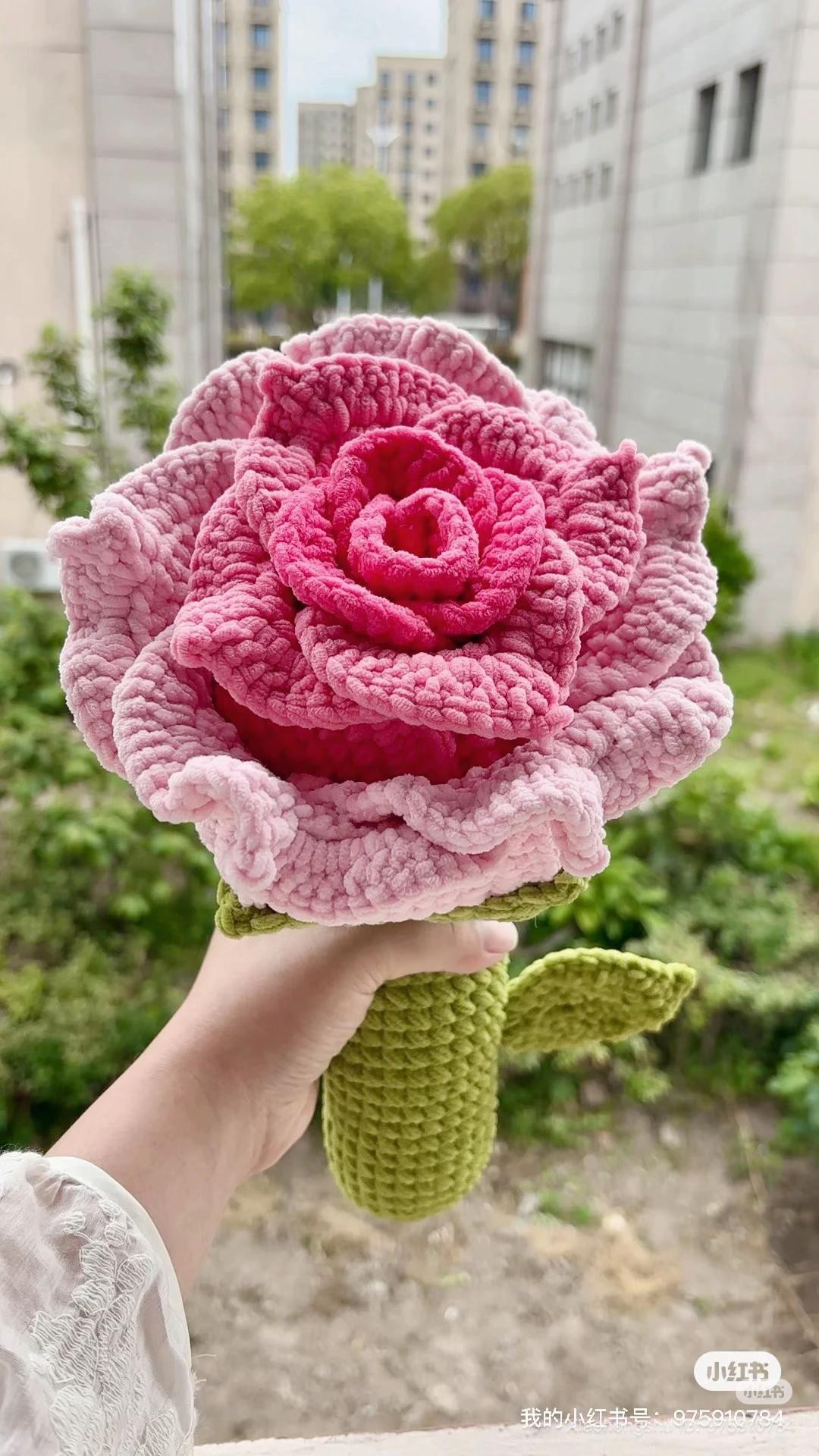 Crochet Jumbo Rose Bouquet Pattern with Amigurumi Doll