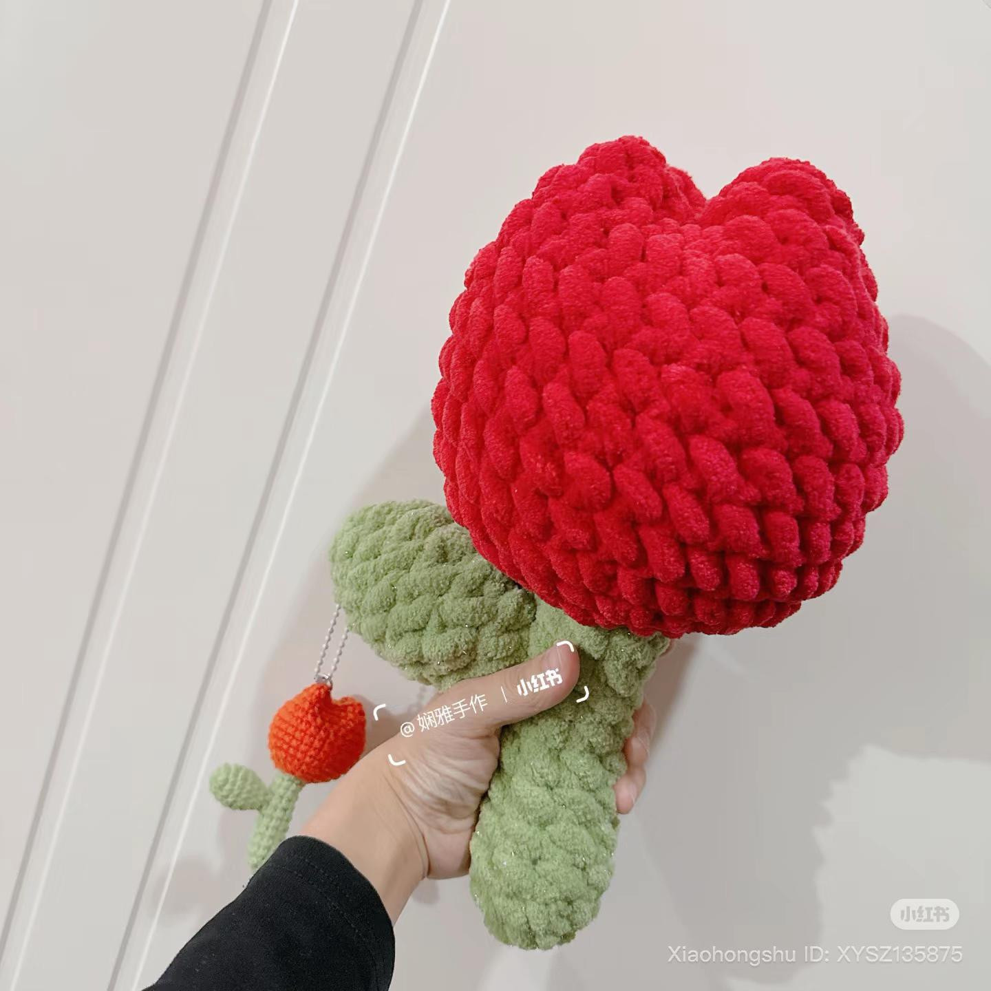Crochet Jumbo Rose Bouquet Pattern with Amigurumi Doll