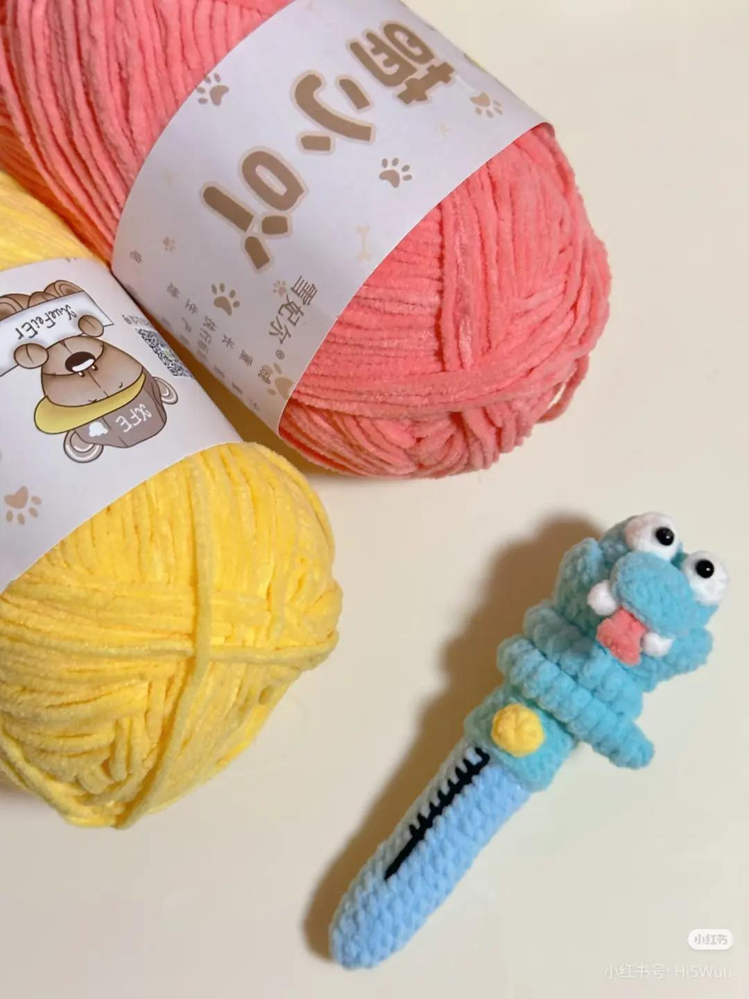 Crochet Kai the Chameleon Pen Case Pattern Tutorial