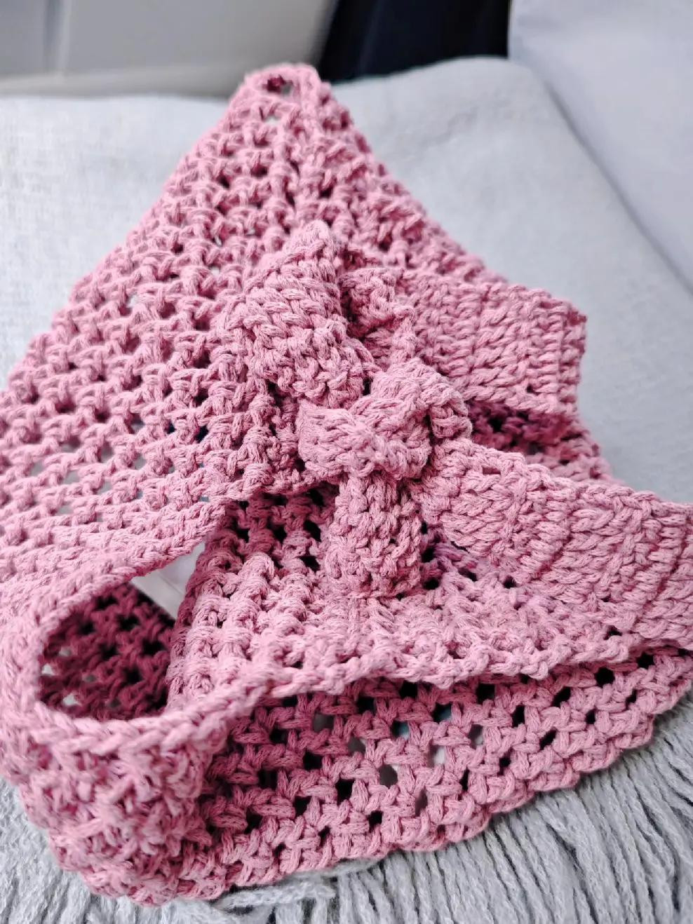 Crochet Knot Bag Pattern Chart: Pink Handmade Tote with Bow and Open Stitch Design