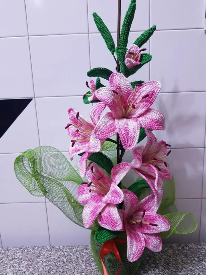 Crochet Lily Flower Chart Pattern with Spanish Tutorial