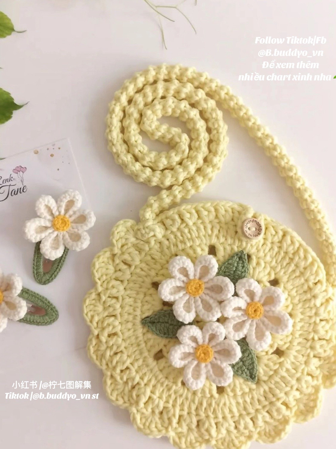 Crochet Little Daisy Hair Clip Pattern and Tutorial