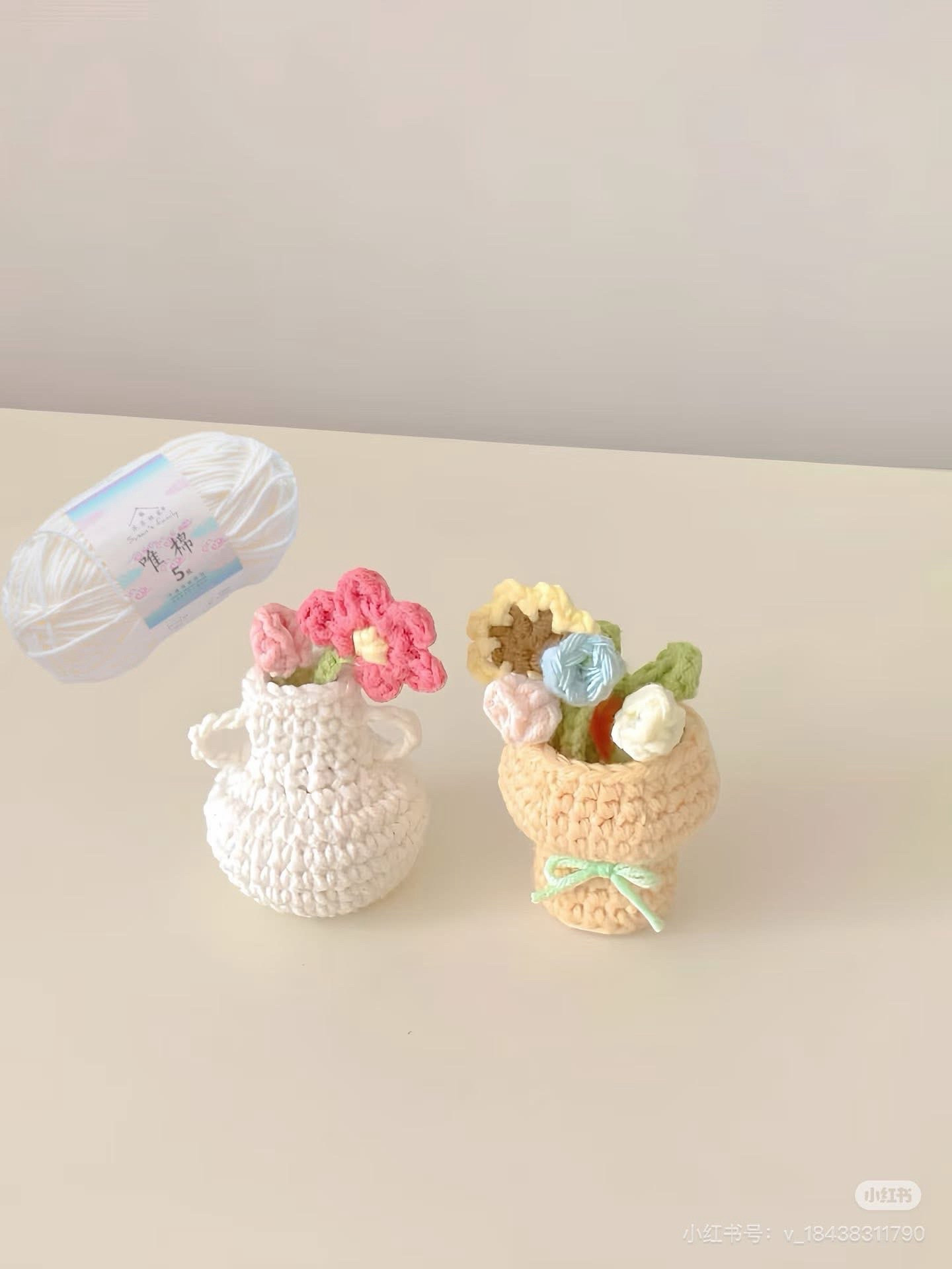 Crochet Mini Vase Pattern with Flowers
