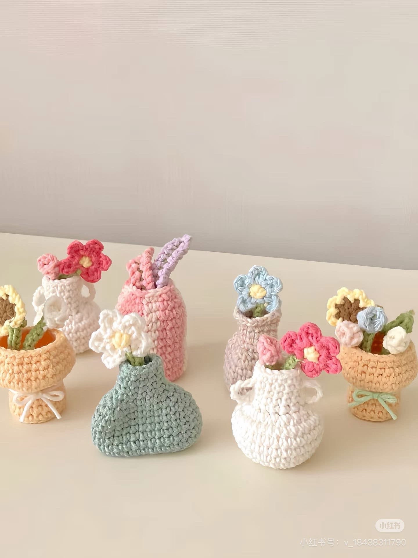 Crochet Mini Vase Pattern with Flowers