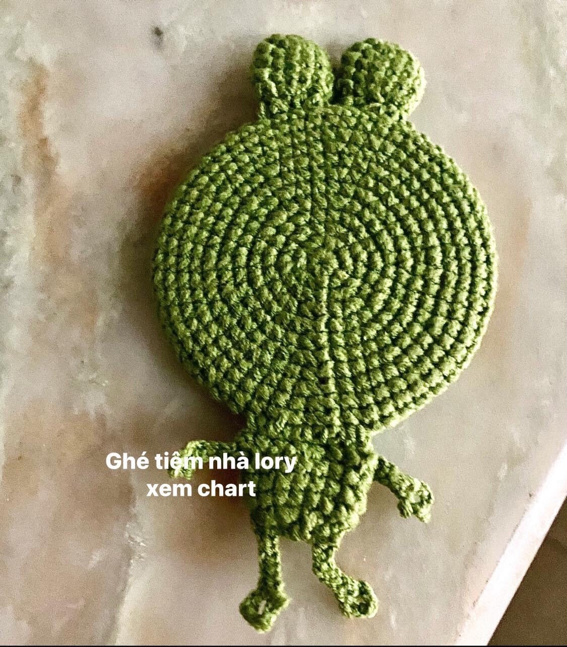 Crochet Mirror Case Pattern: Cute Bear and Frog Designs