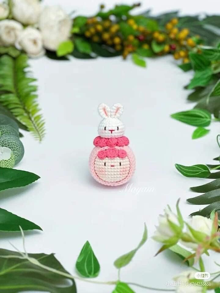 Crochet Mochi Cake Doll with Bear, Pig, and Rabbit Toppers Pattern
