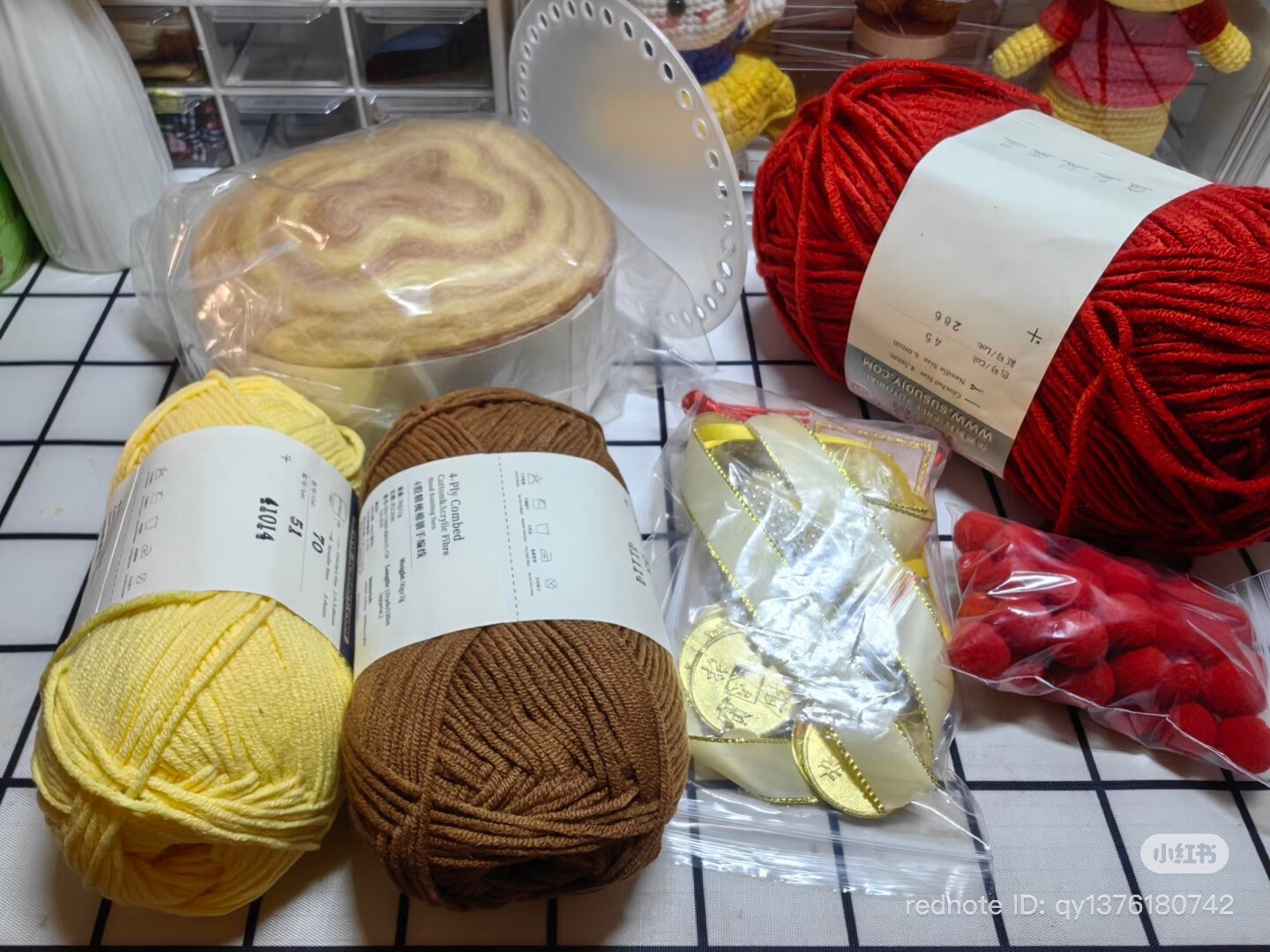 Crochet Money Pot Pattern with Gold Ingot and Ginkgo Tree