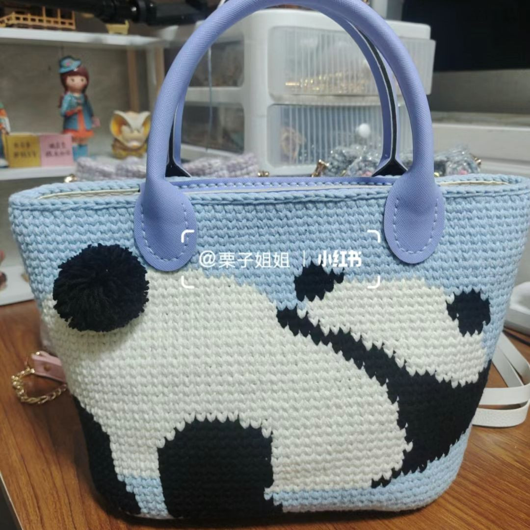 Crochet Panda Tote Bag with Pixel Chart Pattern Guide