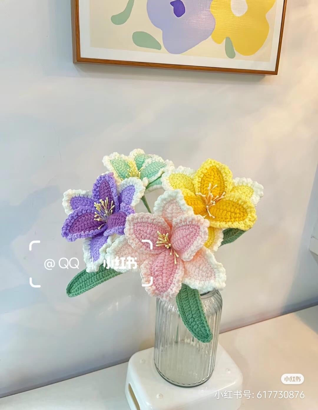 Crochet Parrot Tulip Flower Pattern: Detailed Instructions for Petals and Leaves in Pastel Colors