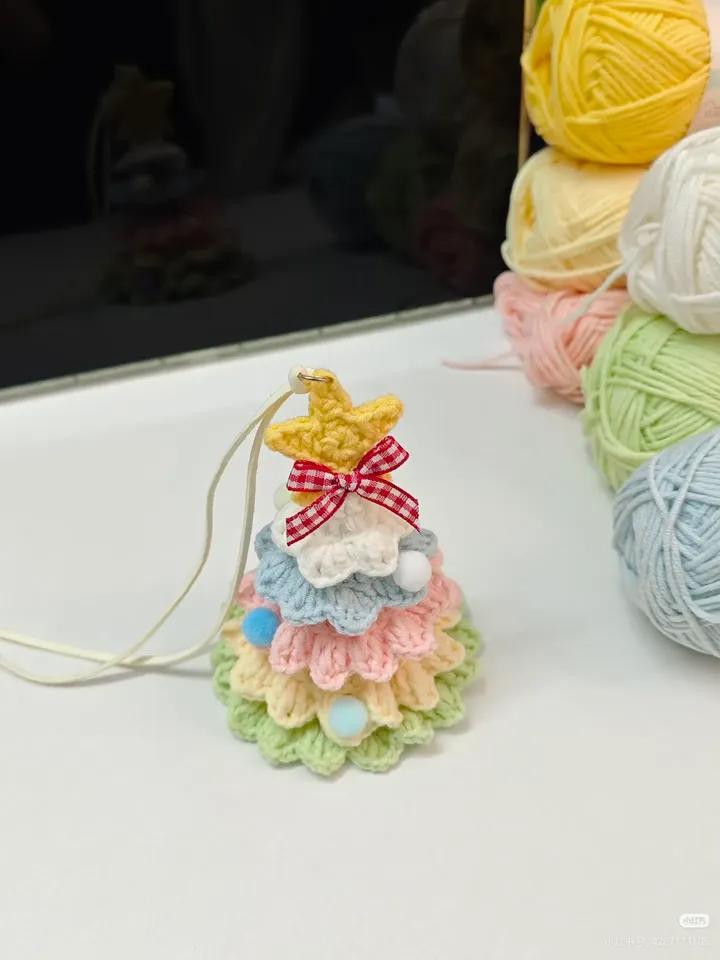 Crochet Pastel Christmas Tree Pattern and Tutorial Chart