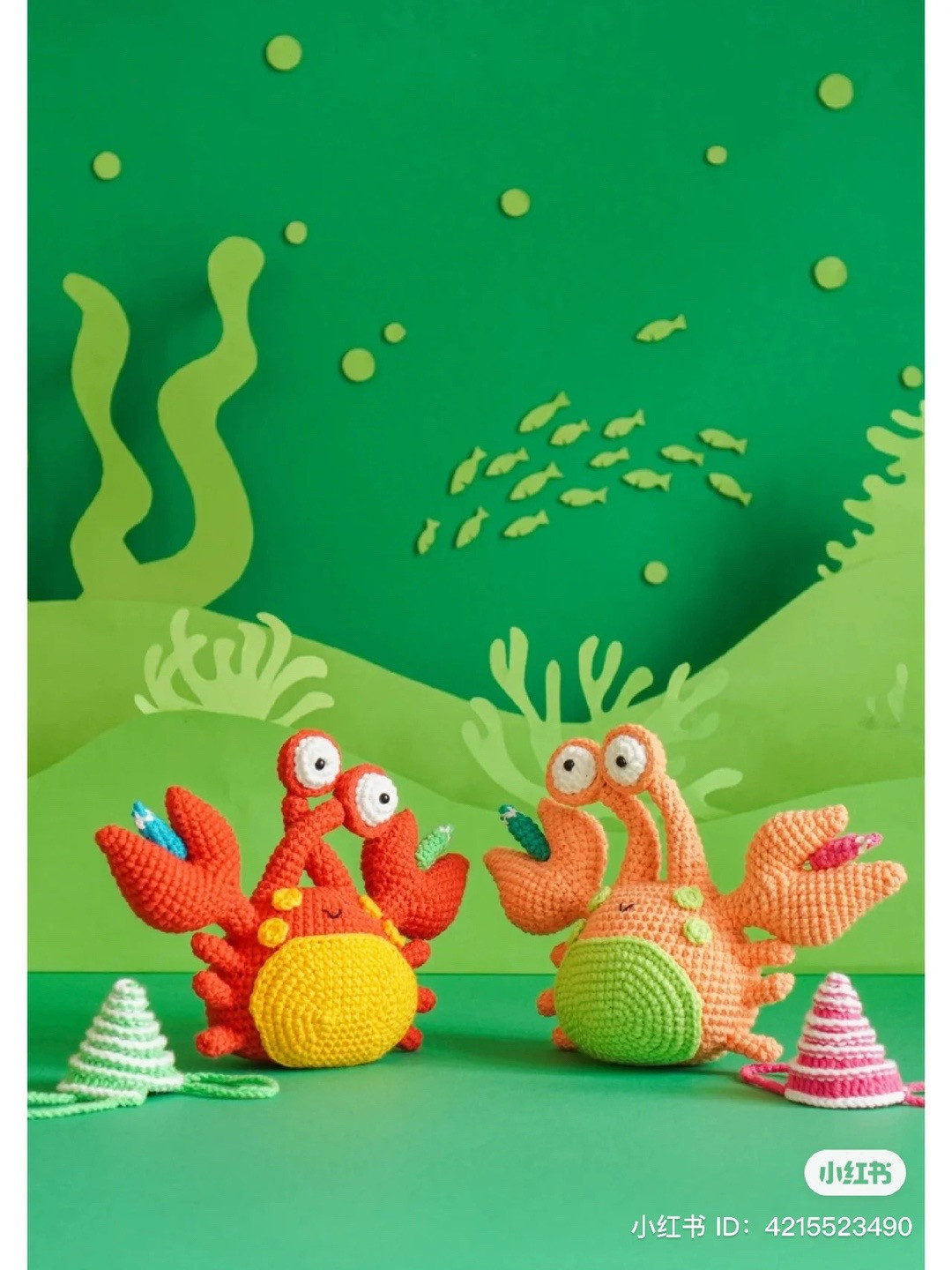 Crochet Pattern: Crayon Artist Crab Amigurumi Tutorial