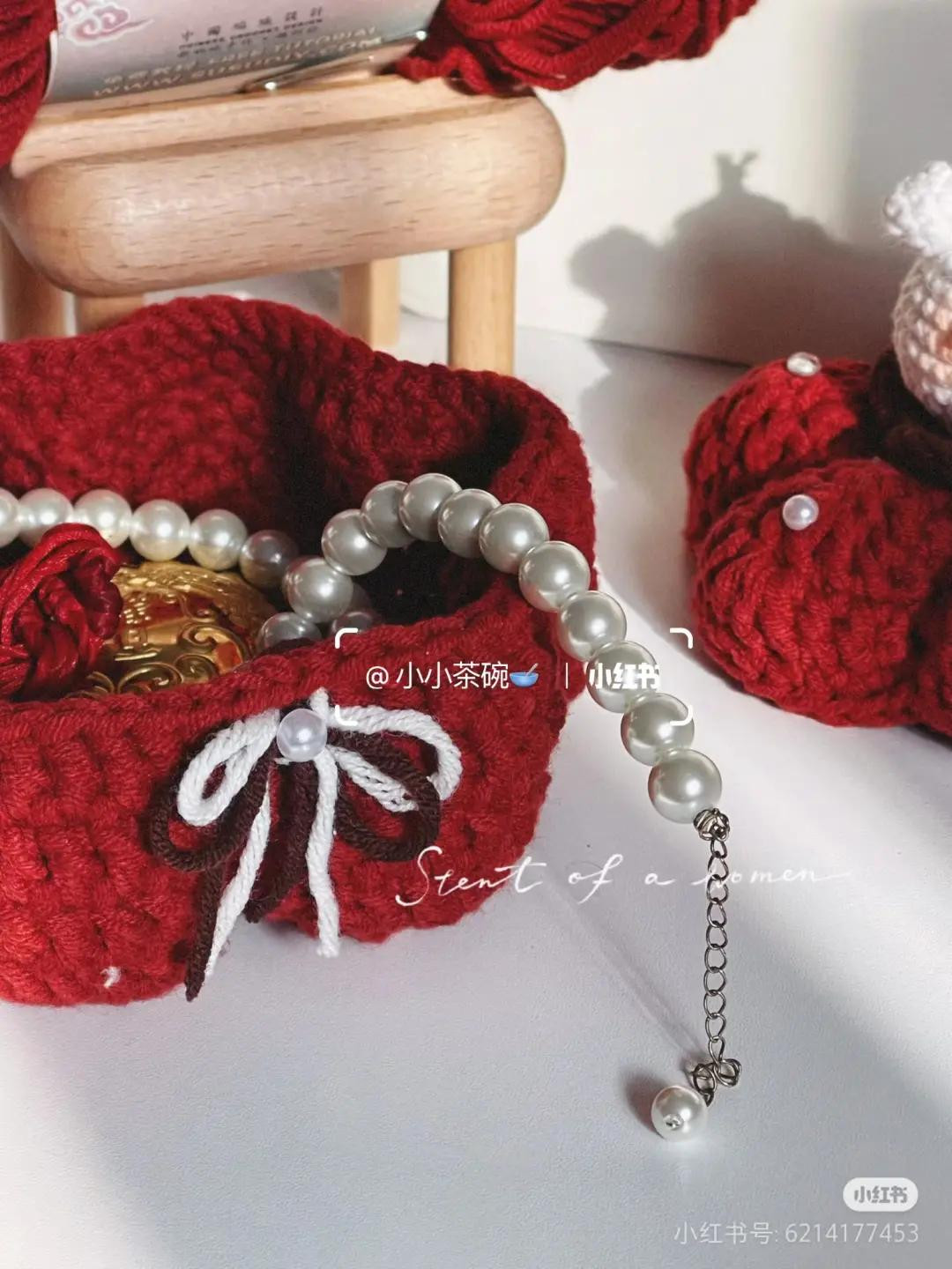 Crochet Pattern: Cute Dog Head and Red Storage Box