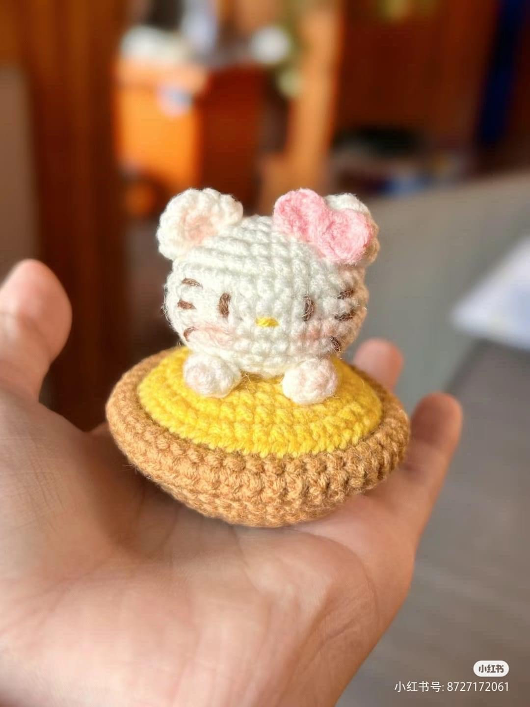 Crochet Pattern: Cute Hello Kitty on Egg Tart Amigurumi Chart