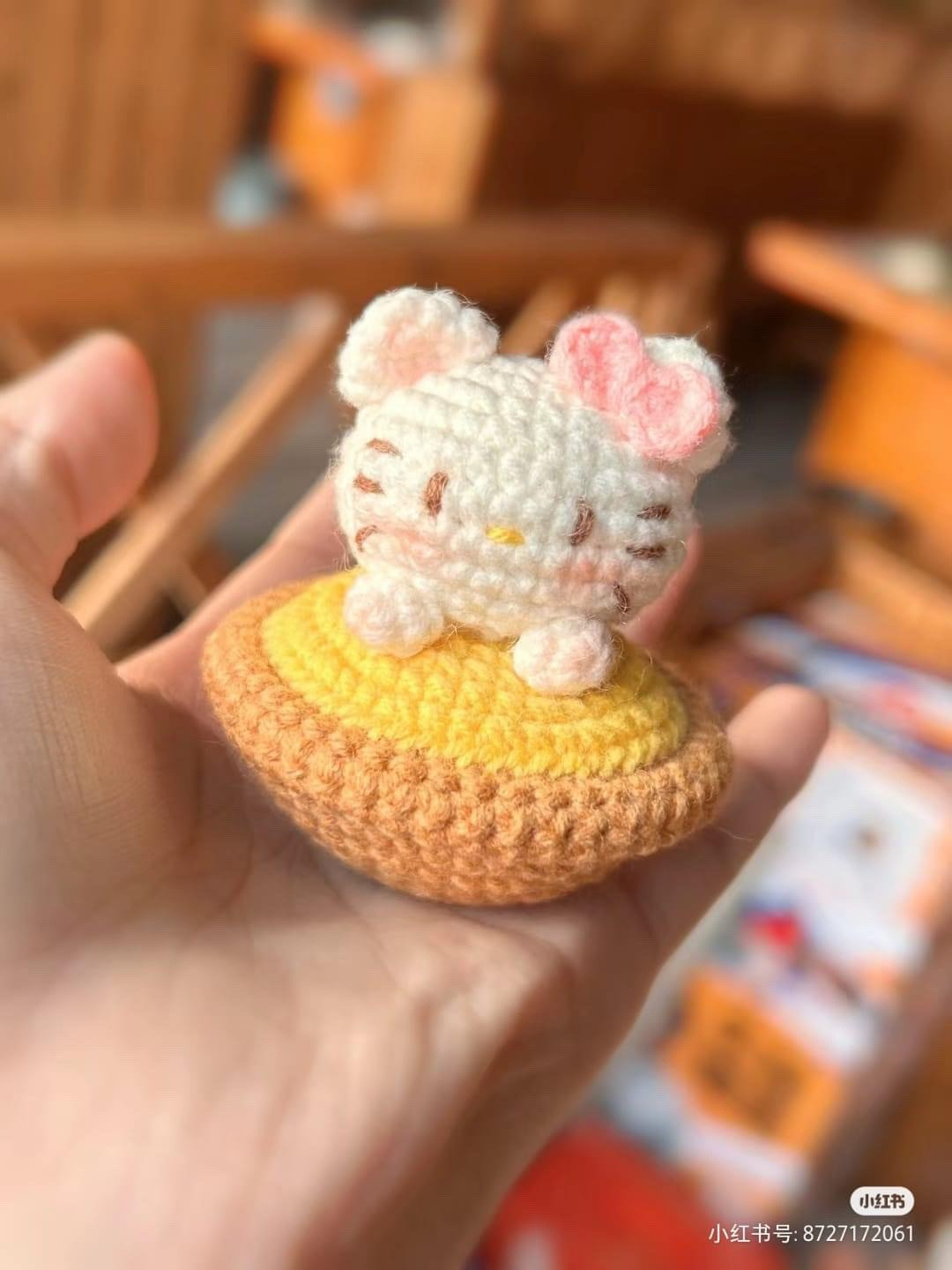 Crochet Pattern: Cute Hello Kitty on Egg Tart Amigurumi Chart